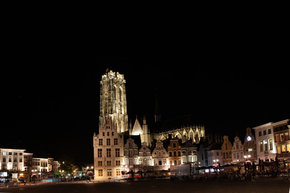 Relighting Sint-Romboutstoren in Mechelen